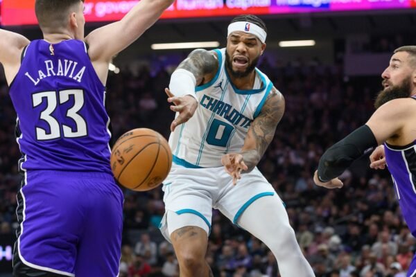Zach Lavine स्कोर सीजन-हाई 42 अंक किंग्स ने हॉर्नेट्स को 130-88 को हराने में मदद की
