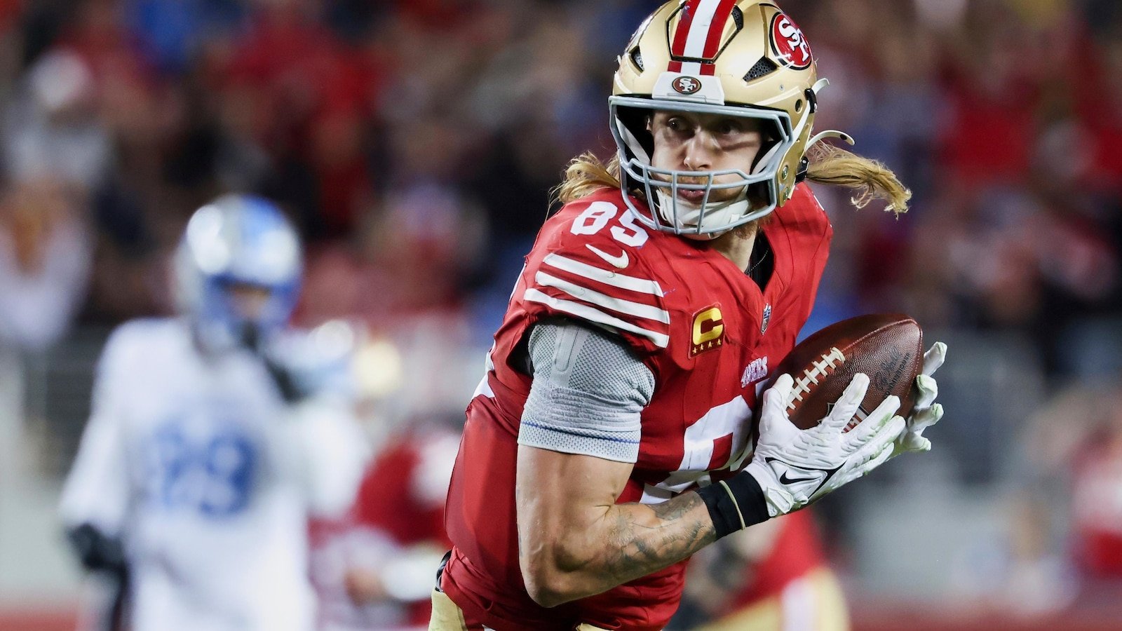 Kittle 49ers के साथ विस्तार करने के लिए सहमत है जो उसे उच्चतम-भुगतान तंग अंत बनाता है