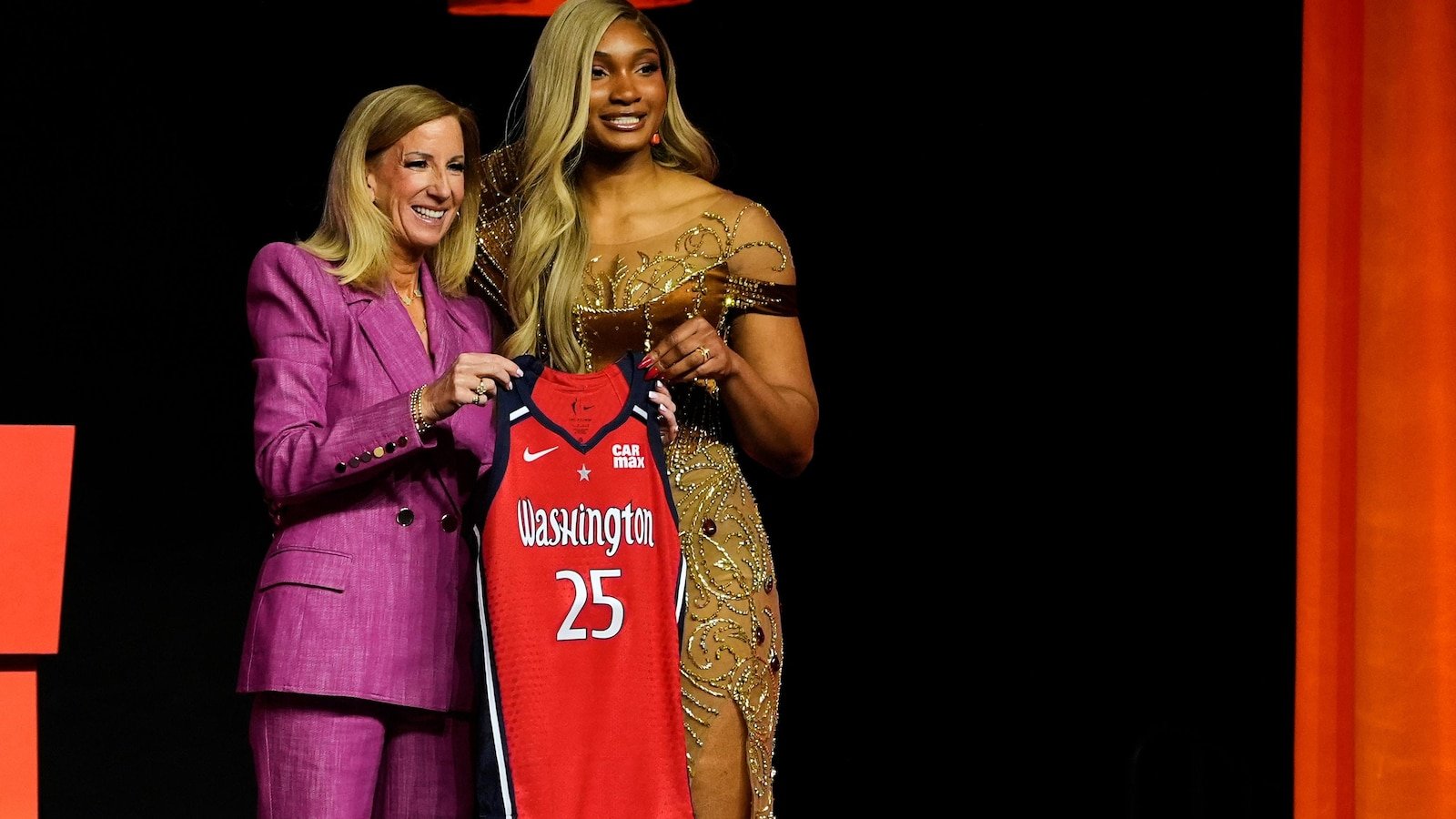 WNBA प्रशिक्षण शिविर उद्घाटन। क्यों नहीं हर ड्राफ्ट पिक उसकी टीम का रोस्टर बना देगा