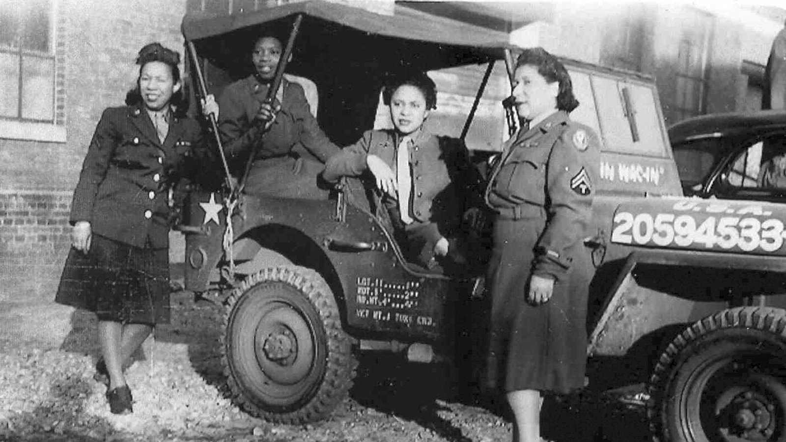 कांग्रेस के सम्मान को प्राप्त करने के लिए काली महिला WWII इकाई, 'छह ट्रिपल आठ',
