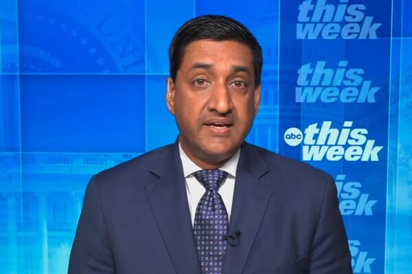 डेमोक्रेटिक रेप। खन्ना: बिडेन ने फिर से दौड़ने में गलती की